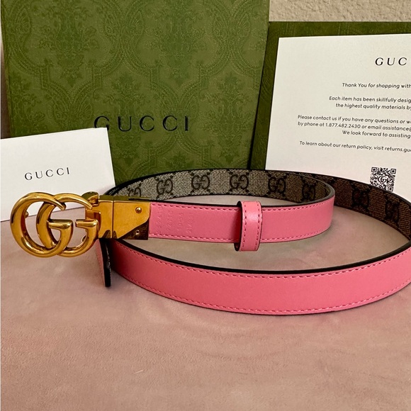 Gucci Authentic womens reversible beige GG Supreme canvas & vibrant pink leather - Picture 2 of 7
